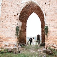 Laulību ceremonijas vieta – baznīcas drupas. Pieredzes stāsti un praktiski padomi