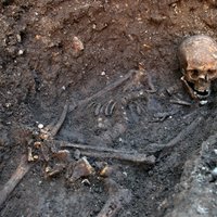 Anglijā zem autostāvvietas atrasts karaļa Ričarda III skelets
