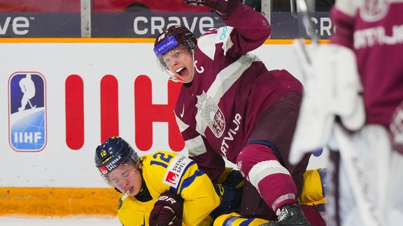 Hokejs, pasaules U-20 čempionāts: Latvija - Zviedrija