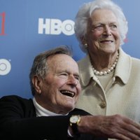 Буш-старший госпитализирован из-за проблем с дыханием