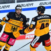 Latvijas hokejistu pretiniecei Itālijai minimāla uzvara, Vācijai - zaudējums