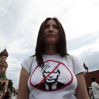 В Москве разогнали гей-парад и акцию "Белое дефиле"