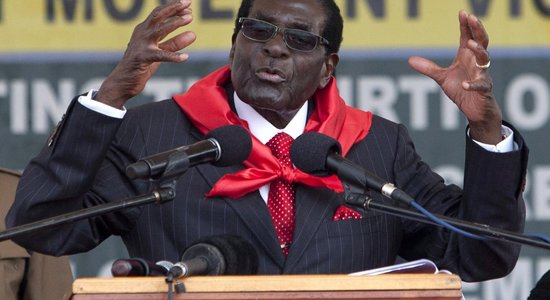 92 gadus vecais Mugabe atkal kandidēs uz Zimbabves prezidenta amatu