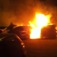 ВИДЕО: В Межциемсе сгорел Mercedes S-класса и еще два автомобиля