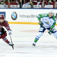 ФОТО: Динамовцы Риги впервые в сезоне не забросили на своем льду