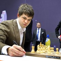 В фантастической развязке права сыграть за шахматную корону добился Карлсен