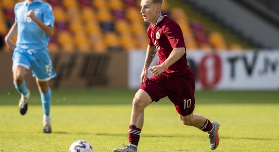 Latvijas U-21 futbolisti svin uzvaru pār grupas vicelīderi