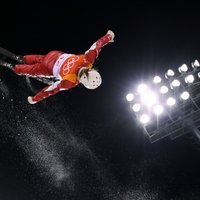 Huskova akrobātikas lēcienos izcīna Baltkrievijai pirmo zelta medaļu Phjončhanā