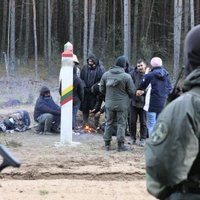 Lietuvas robežsargi piespieduši doties atpakaļ uz Baltkrieviju 14 migrantus