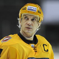 Ozoliņa rezultatīvā piespēle sekmē 'Atlant' vienības uzvaru KHL spēlē