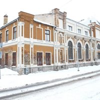 На улице Стрелниеку снесут развалины и восстановят историческое здание