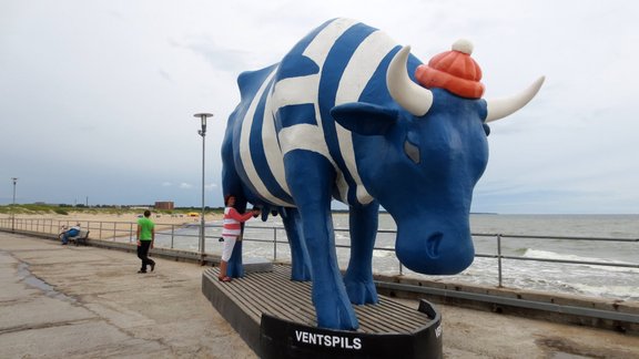 Ventspils Mols un Gotiņa Jūrnieka krekliņā