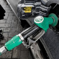 Benzīna cena visās Baltijas valstīs pārsniegusi divus eiro litrā