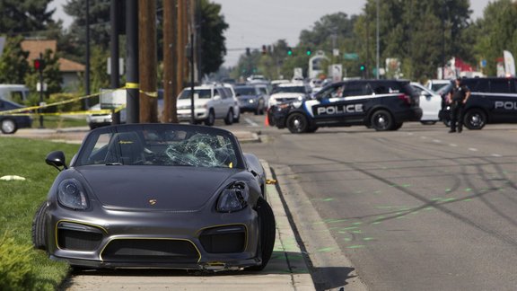 'Porsche' automašīna Boisā ietriecas gājējos - 2