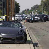 Video: ASV 'Porsche' automašīna šova laikā ietriecas skatītājos; 11 ievainotie