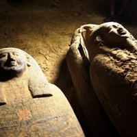 Египетские археологи откопали сразу 27 древних саркофагов