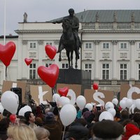 'Delfi' Polijā: 500 zloti bērniem, agrāk pensijā un nodoklis lielveikaliem