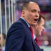 В клубе КХЛ уволили третьего главного тренера за один сезон