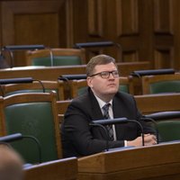 Budžeta komisija triecientempā trīsdaļīgā sēdē atbalsta Rīgas domes atlaišanas likumprojektu
