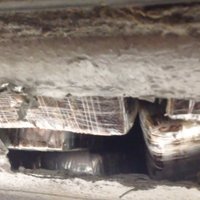 Video: Valgā aizturēta automašīna no Latvijas ar 77 kilogramiem hašiša