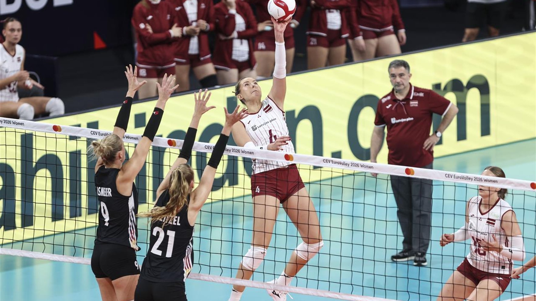 Latvijas volejbolistes Eiropas čempionātā parāda lielisku cīņassparu pret spēcīgo Vāciju