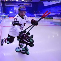 Latvijas hokeja izlasei pēc zaudējuma Vācijai iedota brīvdiena