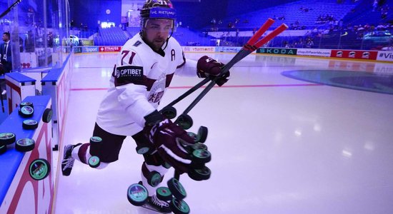 Latvijas hokeja izlasei pēc zaudējuma Vācijai iedota brīvdiena