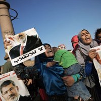Ēģipte cenšas izvairīties no asinspirts – atlikta Mursi atbalstītāju izdzenāšana