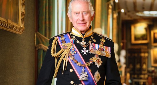ФОТО: Британское правительство обнародовало официальный портрет короля Карла III