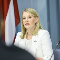 Активистка и отличница. Что мы знаем об Элине Пинто — кандидате на пост президента Латвии