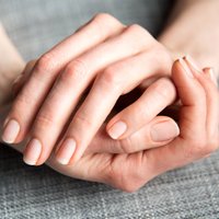 Sešas kaites, kuru simptomus palīdzēs atvieglot roku masāža