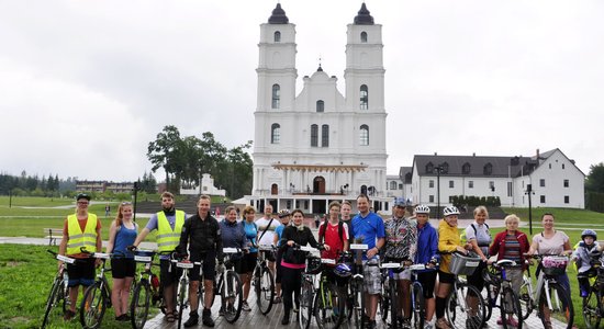 Foto: Aglonā pulcējas svētceļnieki