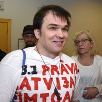 Anša Ataola Bērziņa cietuma kamerā atrasts mobilais tālrunis