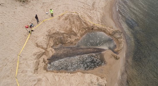 Найденный остов старинного корабля пришлось вновь затопить — в Латвии нет ресурсов на его сохранение