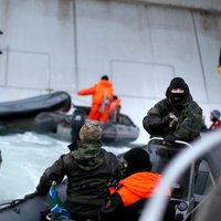 Krievija 'Greenpeace' aktīvistus apsūdz pirātismā