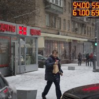 Baltais nams: Krievijas ekonomika atrodas haosa stāvoklī