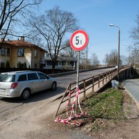 Нужно только двухуровневое пересечение железной дороги: что будет вместо моста на ул. Алтонaвас