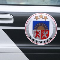 Daugavpilī autovadītājs mēģina piekukuļot policistus