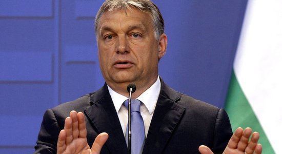 Orbāns: Ungārija piekritīs ES palīdzībai Kijivai, ja to izvērtēs katru gadu