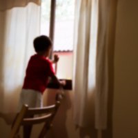 Из окна выпал двухлетний ребенок: полиция ищет свидетелей ЧП