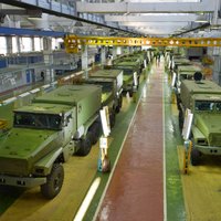 Foto: Krievijas militāro transportlīdzekļu ražotne Urālos