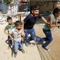 Miljoniem bēgļu bērnu neapmeklē skolu, ziņo ANO