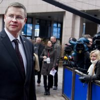 Dombrovskis mazākumvaldību pirms vēlēšanām neuzskata par labu modeli