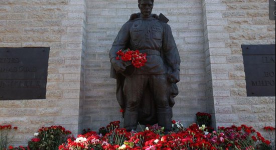 9 мая в Таллинне и Нарве: центр столицы парализован, к танку-памятнику не подъехать