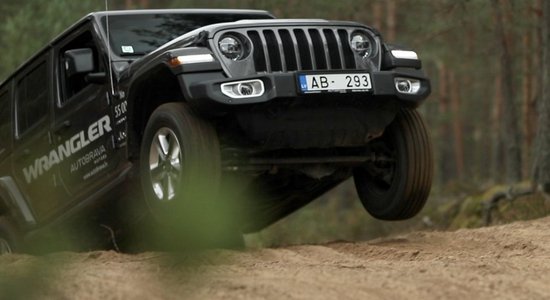 Video: Ar jauno 'Jeep Wrangler' pa Latvijas mežu takām