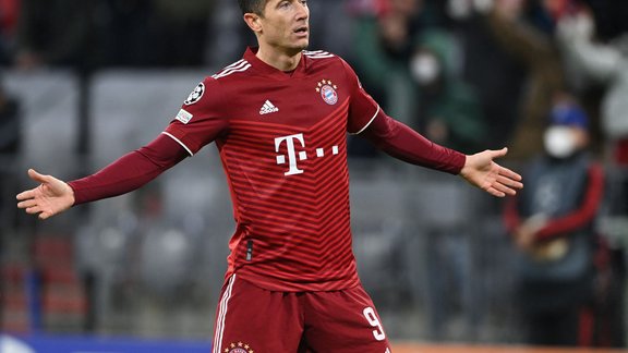 Levandovskis 12 minūšu laikā nokārto 'hat-trick' un ieved 'Bayern' nākamajā kārtā Levandovskis 12 minūšu laikā nokārto 'hat-trick' un ieved 'Bayern' nākamajā kārtā