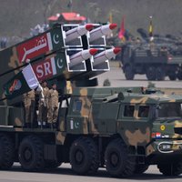 Foto: Pakistāna Republikas dienā izrāda militāro varenību