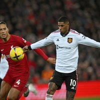 'Liverpool' ar septiņu vārtu pārsvaru sagrauj Mančestras 'United'