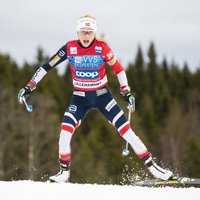 Norvēģijas distanču slēpotāja Juheuga izcīna uzvaru PK posma iedzīšanas sacensībās
