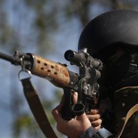 Naktī Ukrainas drošībnieki likvidējuši separātistu kontrolpunktu; viens aizturētais